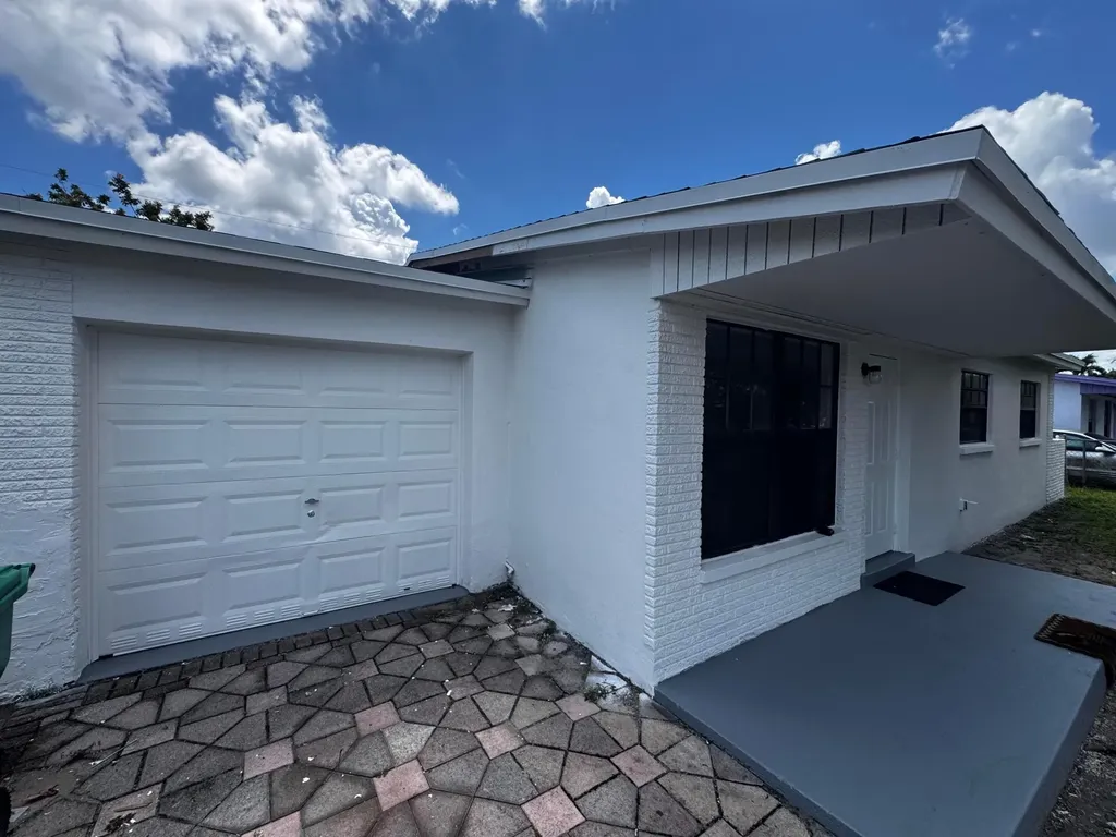 1820 NW 35th Avenue Lauderhill FL 33311