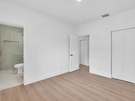 2410 NW 43rd Street Miami FL 33142