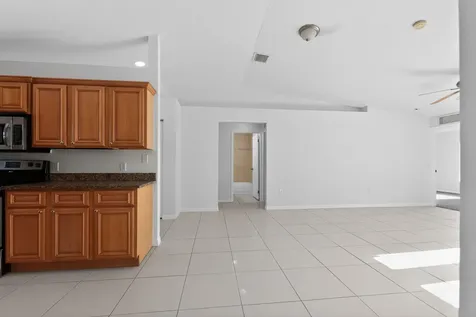 138 Dabou Loop Belle Glade FL 33430