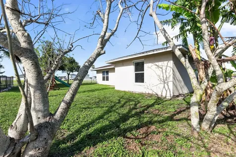 138 Dabou Loop Belle Glade FL 33430