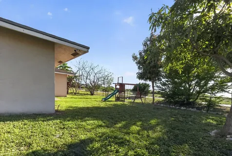 138 Dabou Loop Belle Glade FL 33430