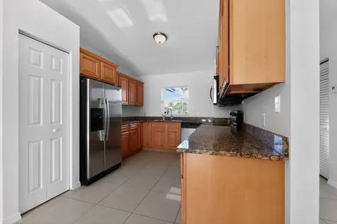 138 Dabou Loop Belle Glade FL 33430