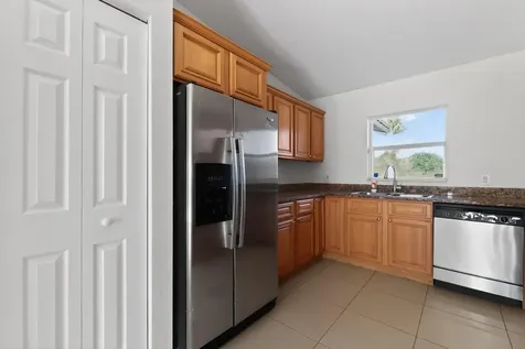 138 Dabou Loop Belle Glade FL 33430