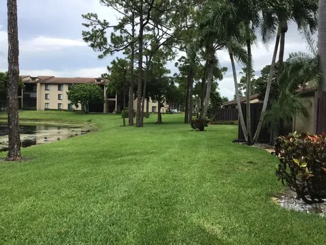 633 Sea Pine Way Greenacres FL 33415