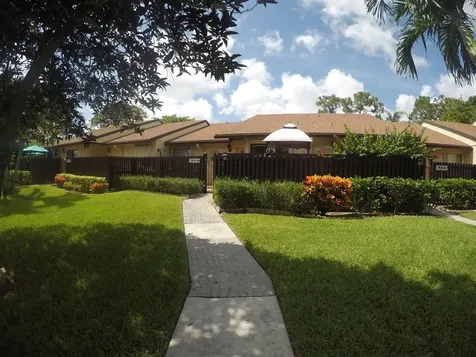 633 Sea Pine Way Greenacres FL 33415