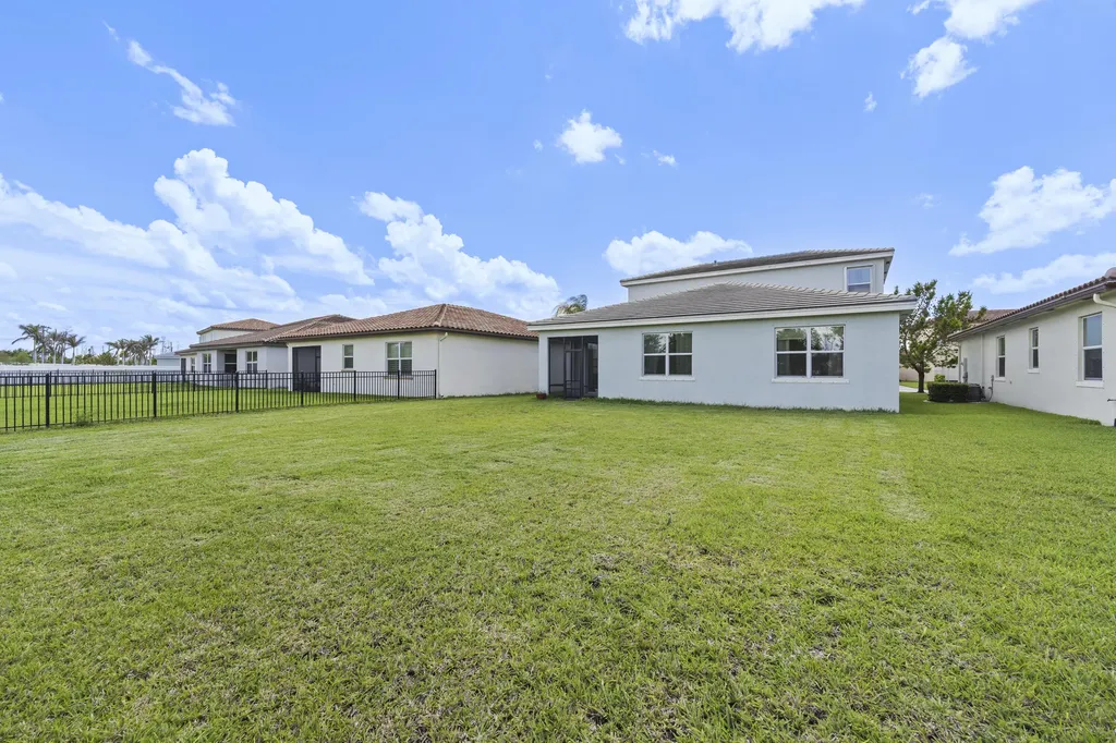 7705 NW Greenbank Circle Port St Lucie FL 34987