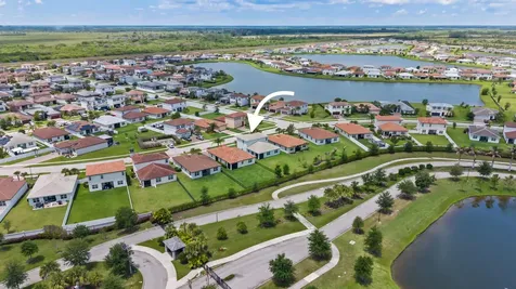 7705 NW Greenbank Circle Port St Lucie FL 34987