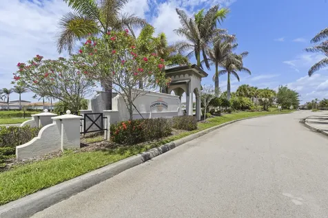 7705 NW Greenbank Circle Port St Lucie FL 34987