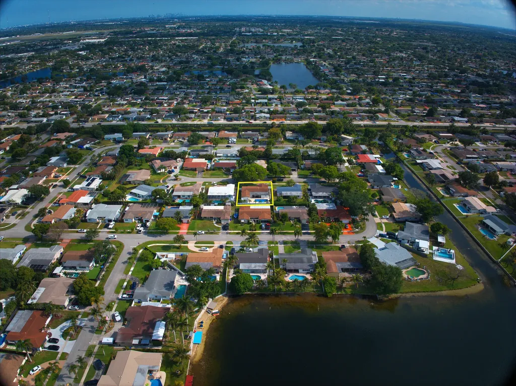 8651 NW 18th Street Pembroke Pines FL 33024