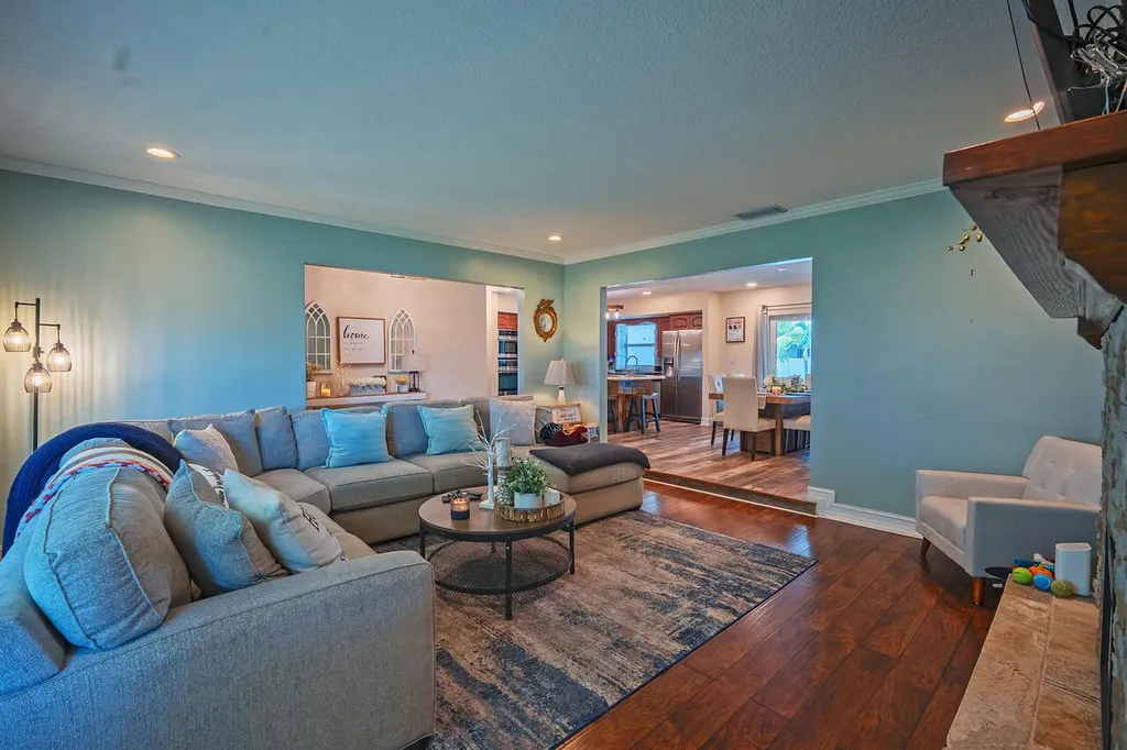 8651 NW 18th Street Pembroke Pines FL 33024