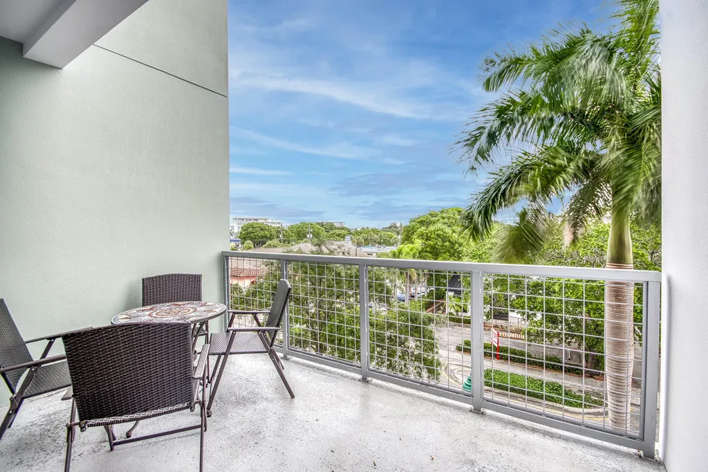 236 SE Fifth Avenue Delray Beach FL 33483