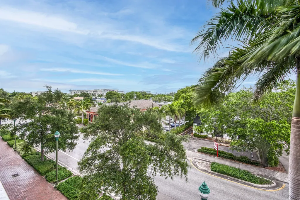 236 SE Fifth Avenue Delray Beach FL 33483