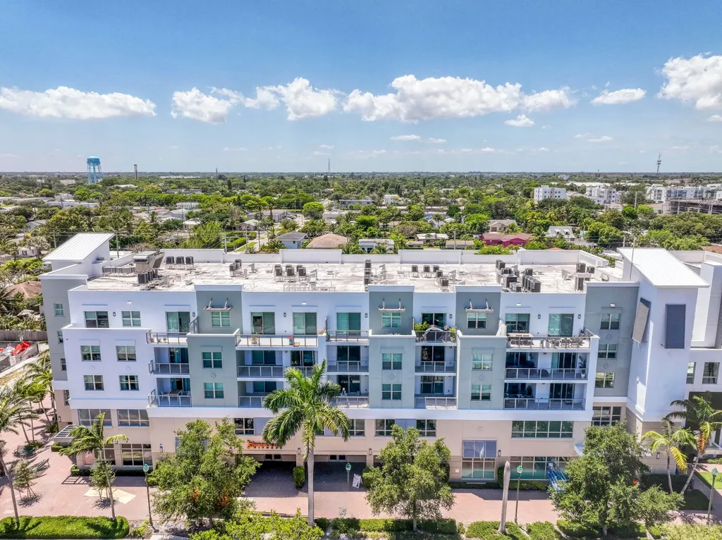 236 SE Fifth Avenue Delray Beach FL 33483