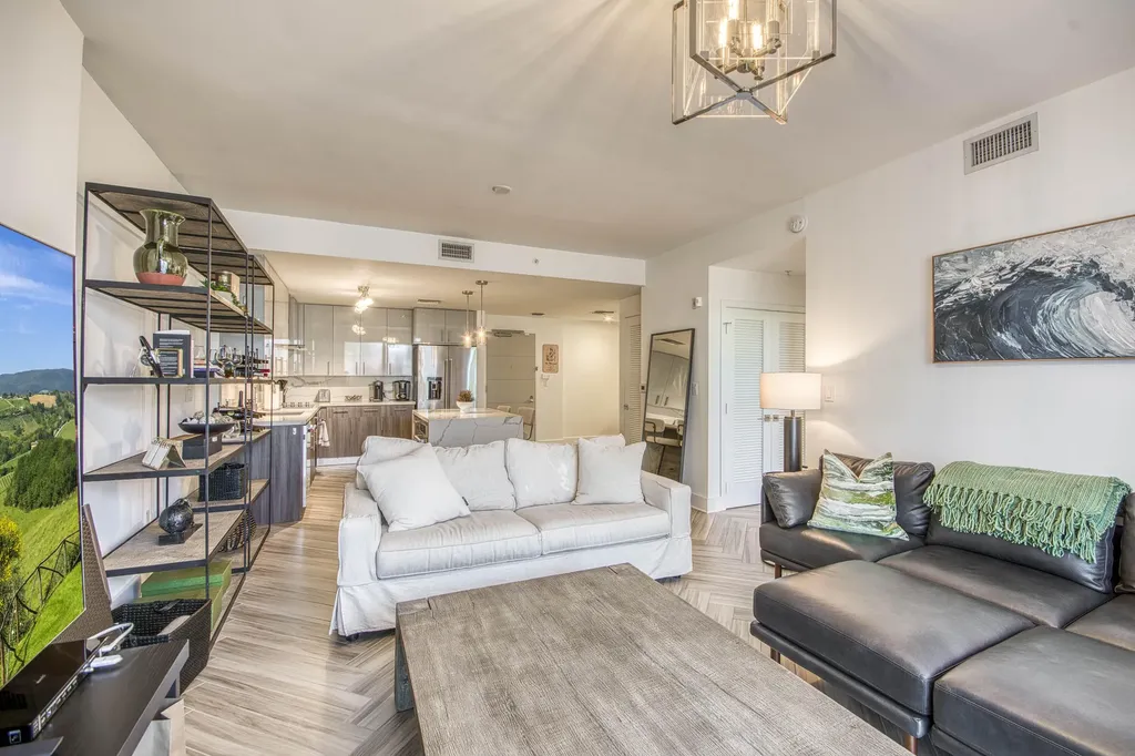 236 SE Fifth Avenue Delray Beach FL 33483