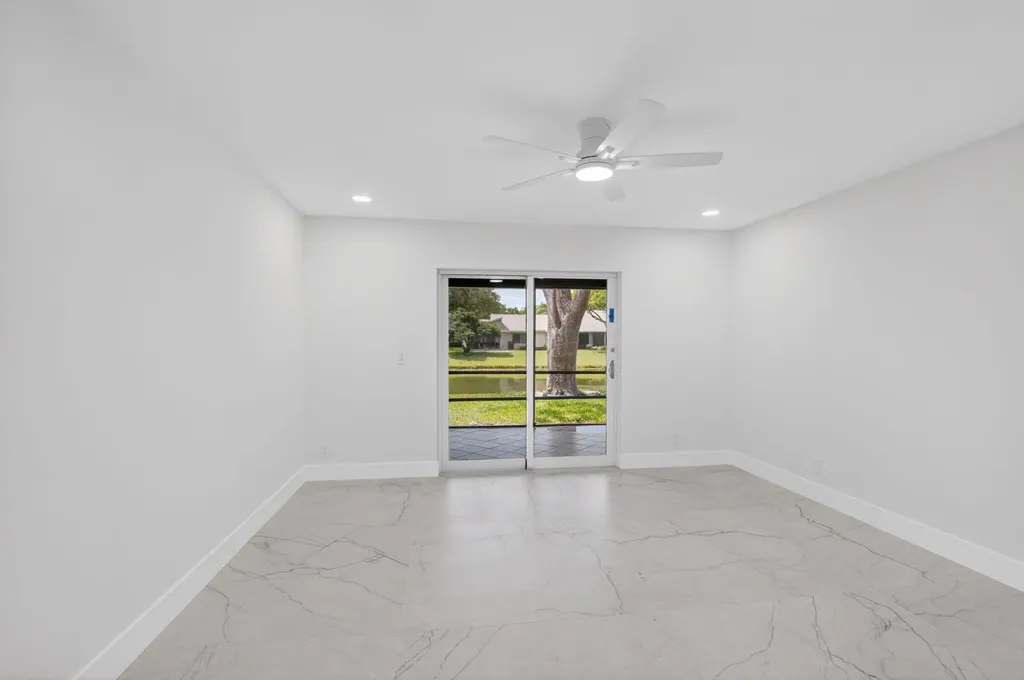8282 Springlake Drive Boca Raton FL 33496
