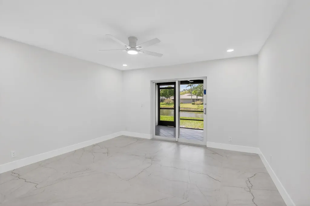 8282 Springlake Drive Boca Raton FL 33496