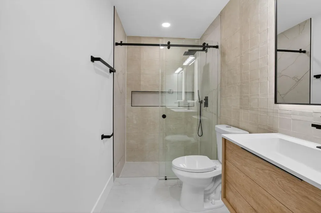 8282 Springlake Drive Boca Raton FL 33496