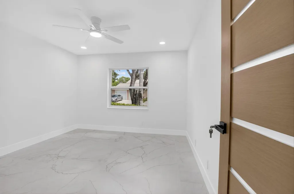 8282 Springlake Drive Boca Raton FL 33496