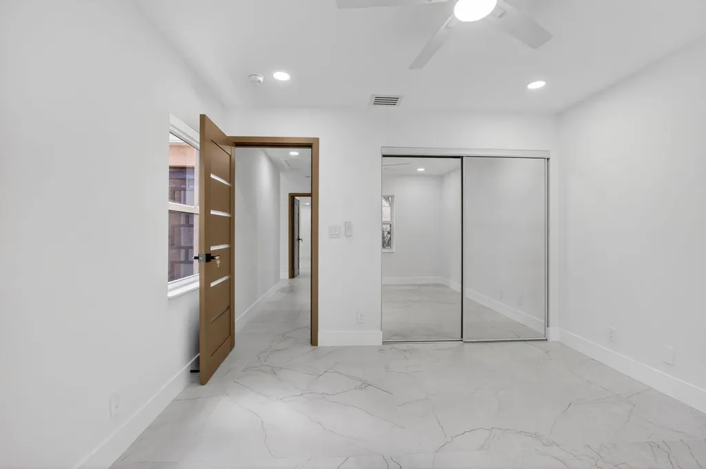 8282 Springlake Drive Boca Raton FL 33496