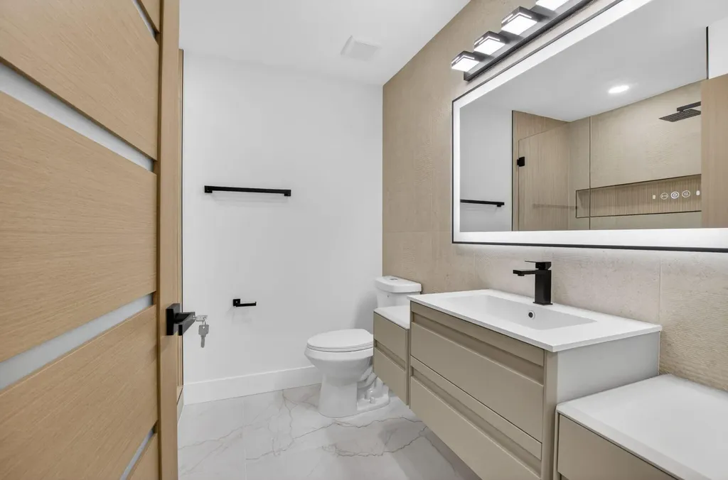 8282 Springlake Drive Boca Raton FL 33496