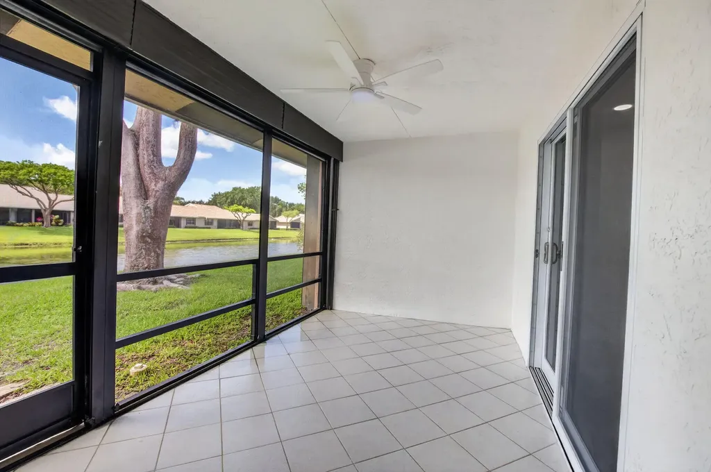 8282 Springlake Drive Boca Raton FL 33496