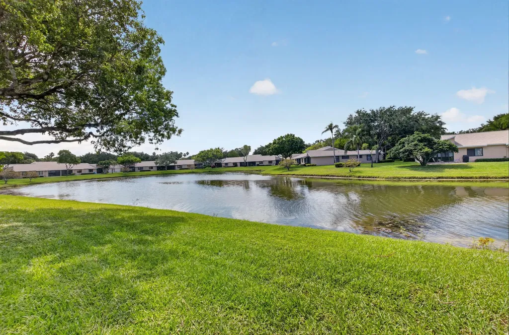 8282 Springlake Drive Boca Raton FL 33496