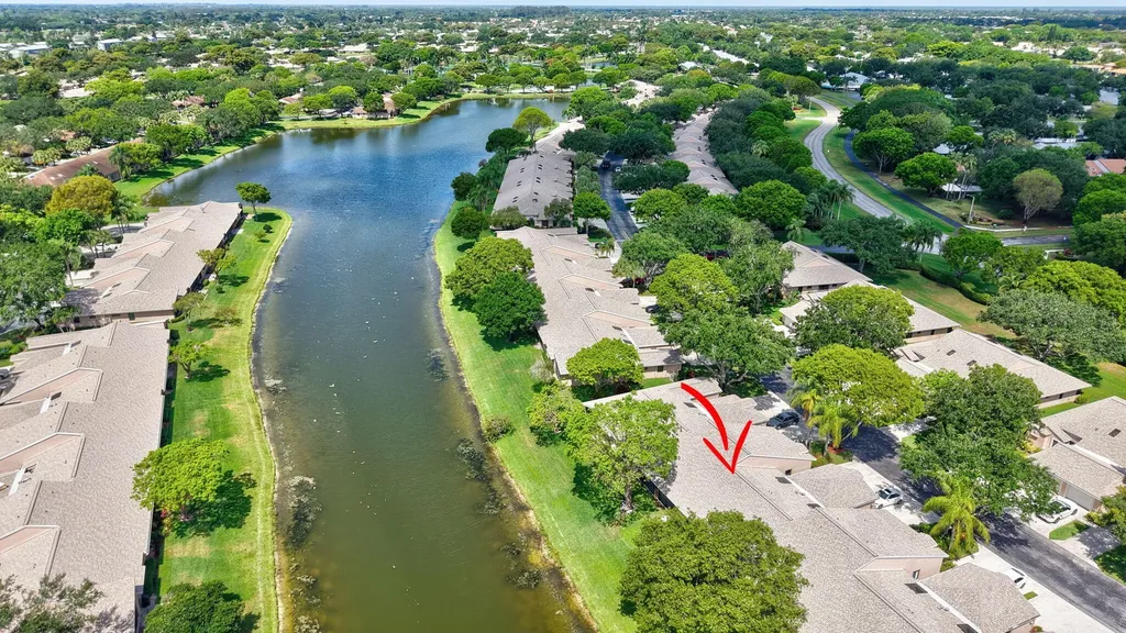 8282 Springlake Drive Boca Raton FL 33496