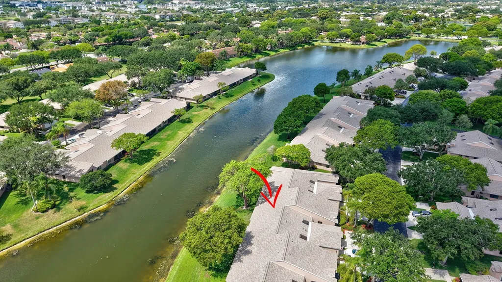 8282 Springlake Drive Boca Raton FL 33496