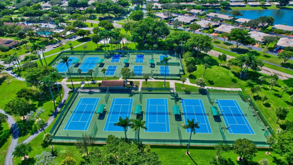 8282 Springlake Drive Boca Raton FL 33496