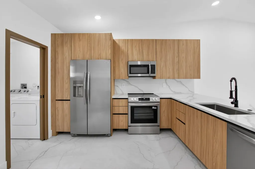8282 Springlake Drive Boca Raton FL 33496