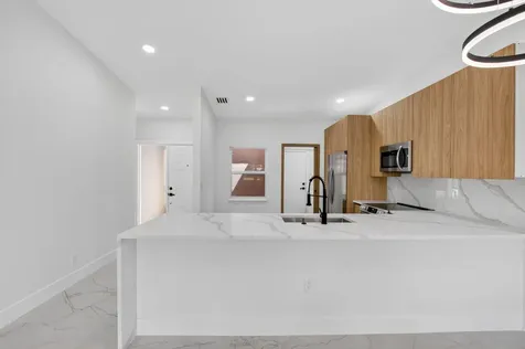 8282 Springlake Drive Boca Raton FL 33496
