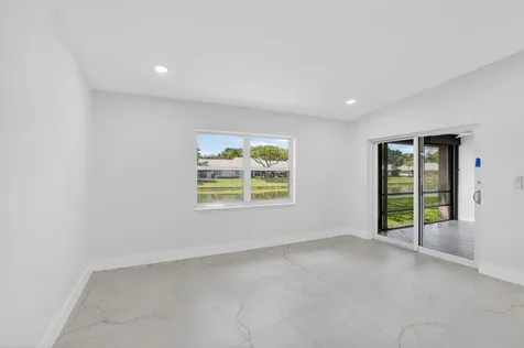 8282 Springlake Drive Boca Raton FL 33496