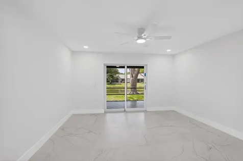 8282 Springlake Drive Boca Raton FL 33496