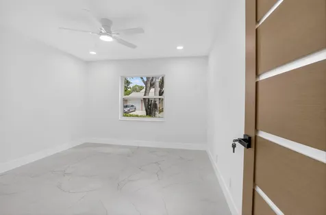 8282 Springlake Drive Boca Raton FL 33496
