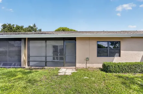 8282 Springlake Drive Boca Raton FL 33496