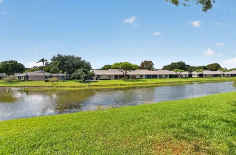 8282 Springlake Drive Boca Raton FL 33496