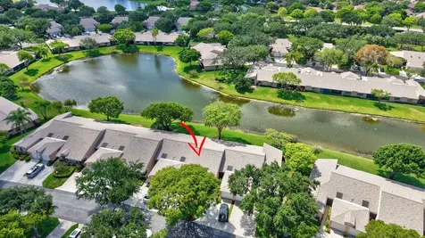 8282 Springlake Drive Boca Raton FL 33496