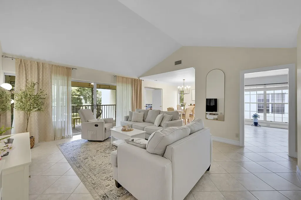 6245 Old Court Road Boca Raton FL 33433