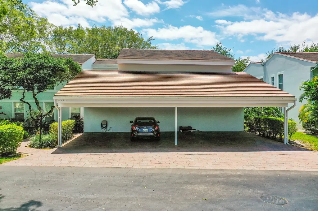 6245 Old Court Road Boca Raton FL 33433