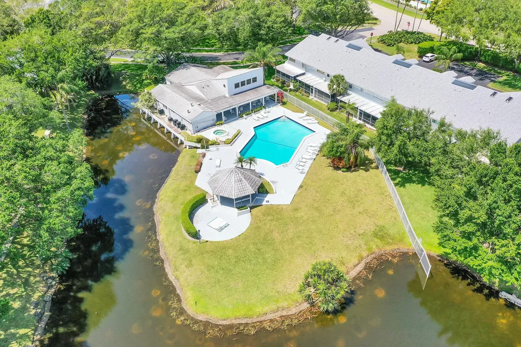 6245 Old Court Road Boca Raton FL 33433
