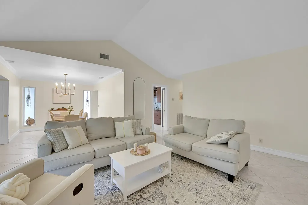 6245 Old Court Road Boca Raton FL 33433