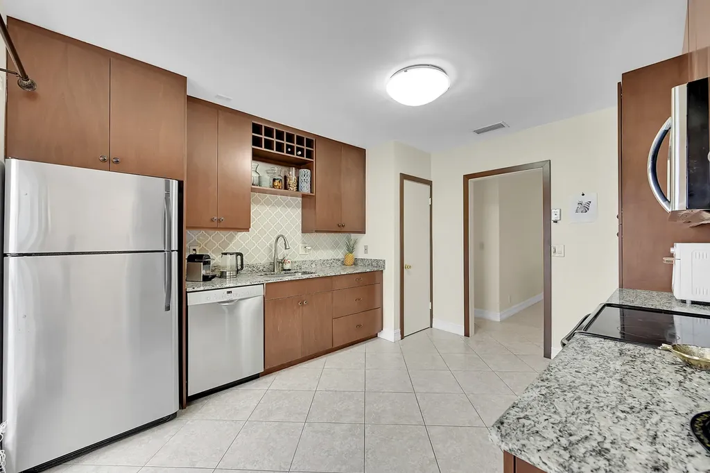 6245 Old Court Road Boca Raton FL 33433