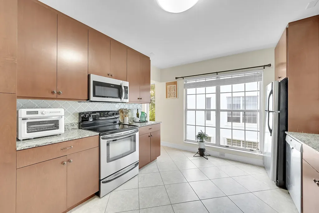 6245 Old Court Road Boca Raton FL 33433
