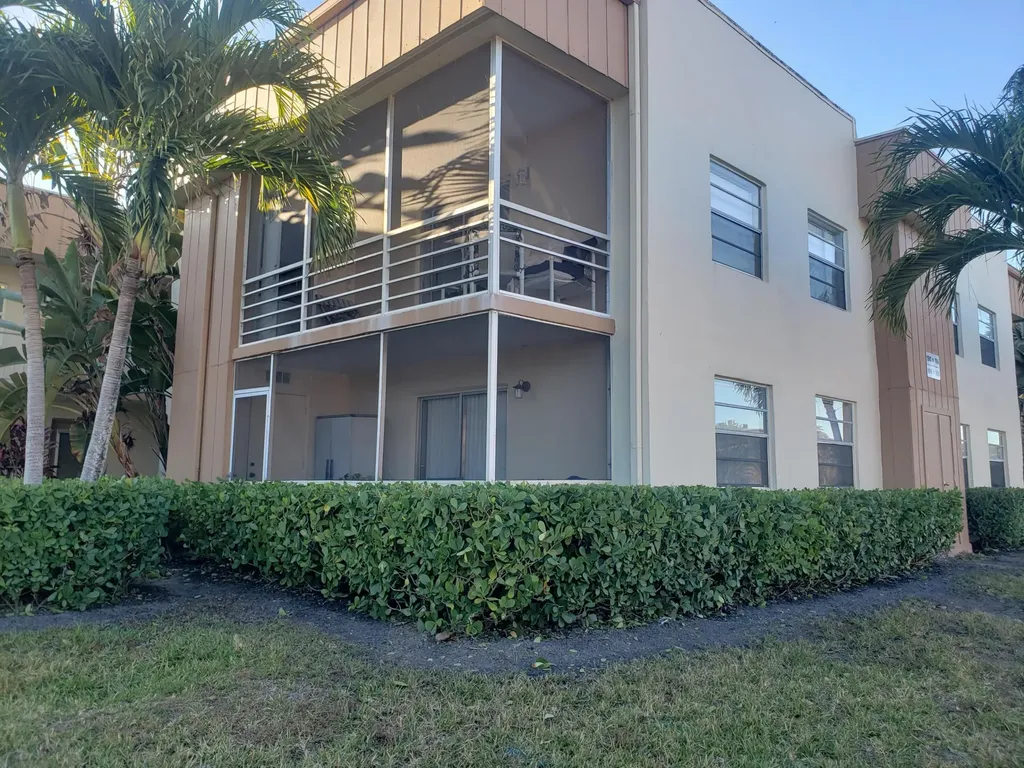 166 Piedmont Delray Beach FL 33484