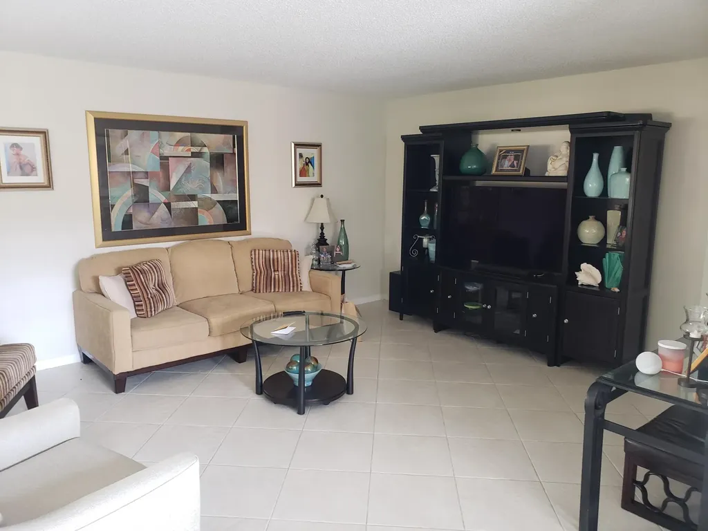 166 Piedmont Delray Beach FL 33484