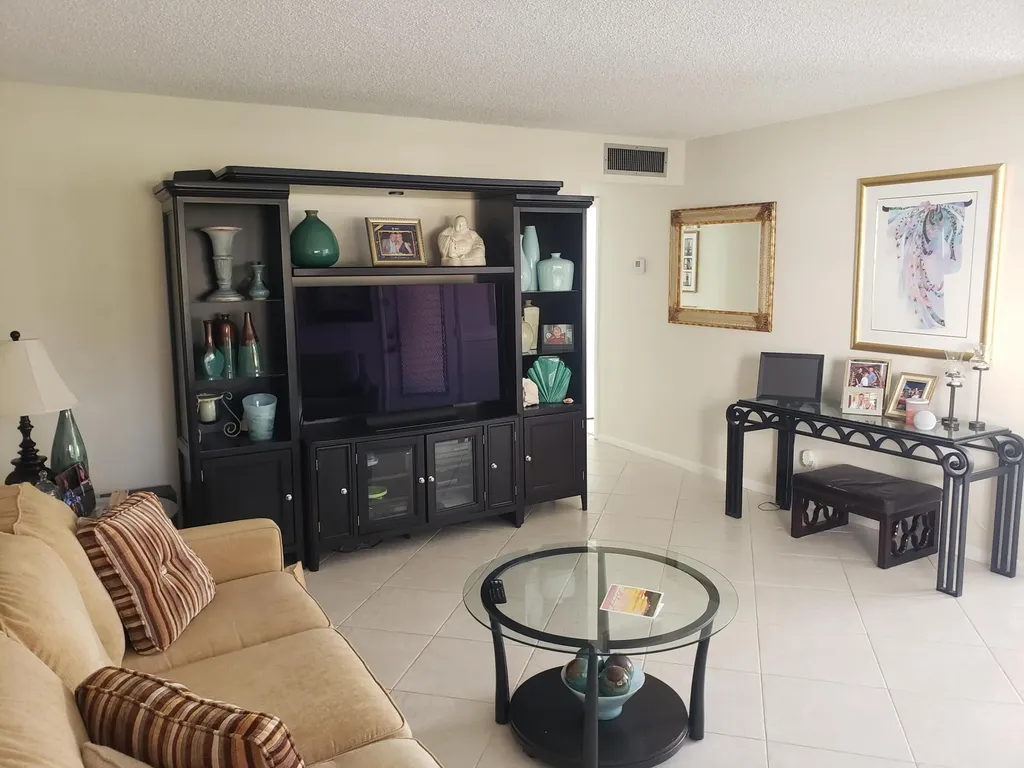 166 Piedmont Delray Beach FL 33484