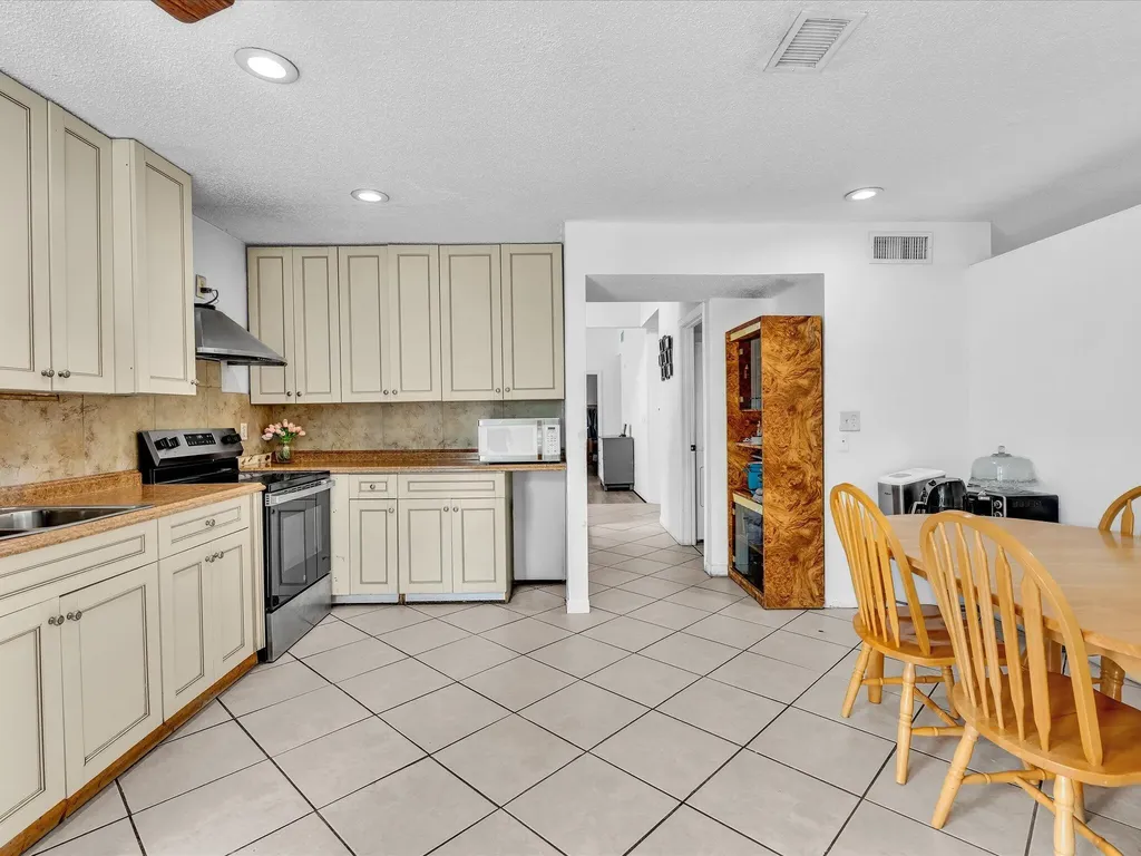 5610 Dewberry Way West Palm Beach FL 33415