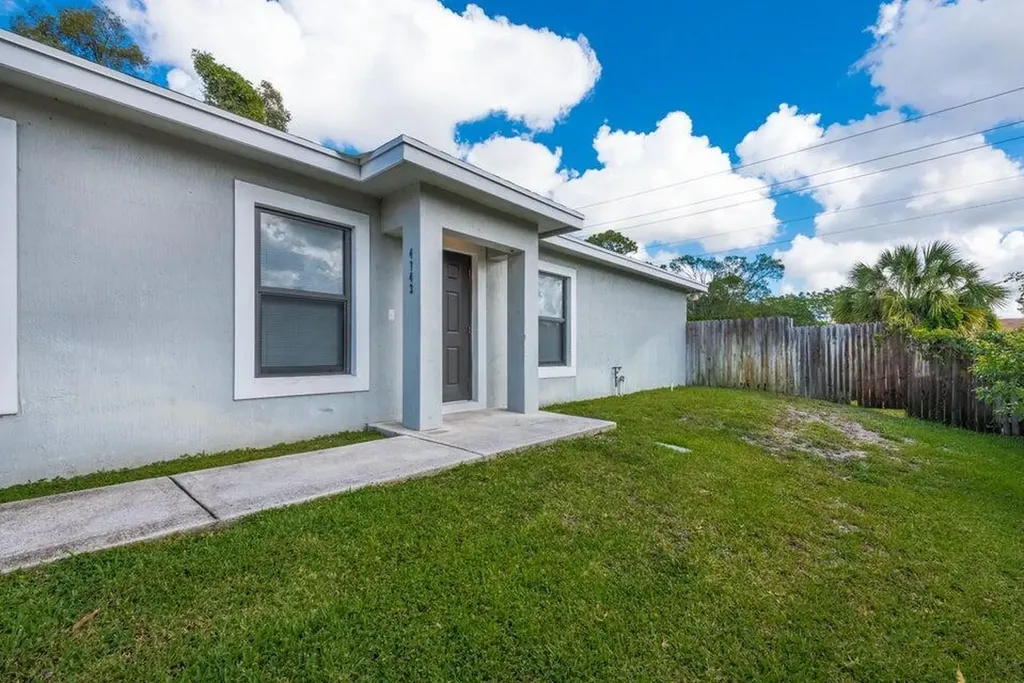 4743 Myla Lane West Palm Beach FL 33417