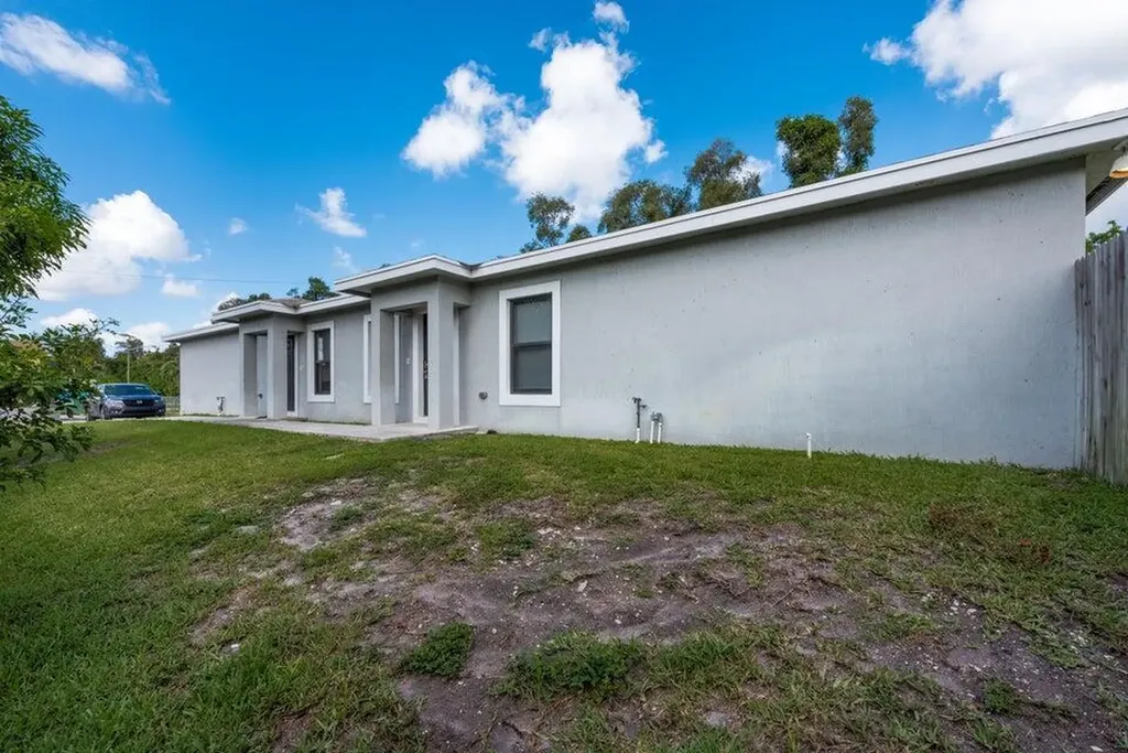 4743 Myla Lane West Palm Beach FL 33417