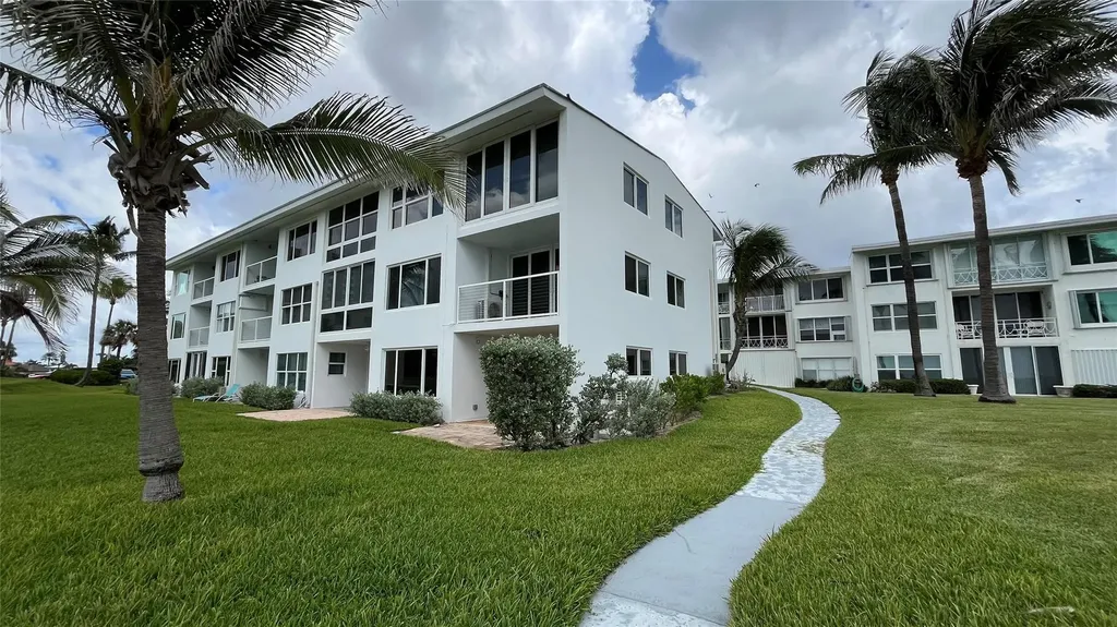 1041 Hillsboro Hillsboro Beach FL 33062